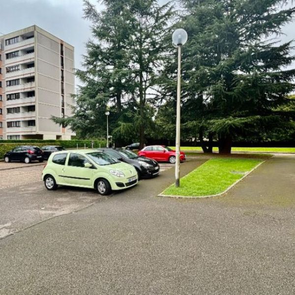 
T3  VENDU LOUÉ AVEC BALCON + CAVE + PARKING / UNIVERSITÉ MONT SAINT-AIGNAN
